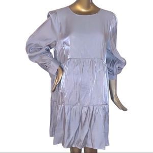 Perfect silver tiered dress. Very flattering. Long sleeve XXL